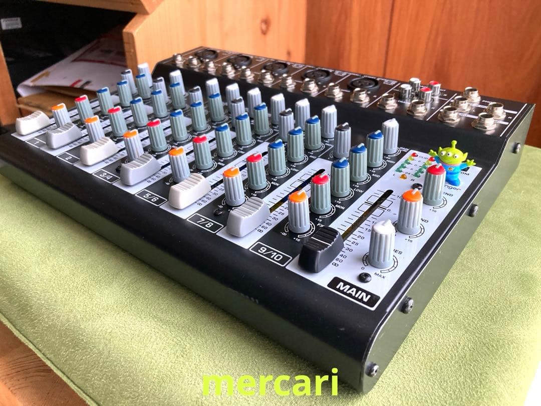 BEHRINGER XENYX 1002B 10chアナログミキサ－ 電池駆動