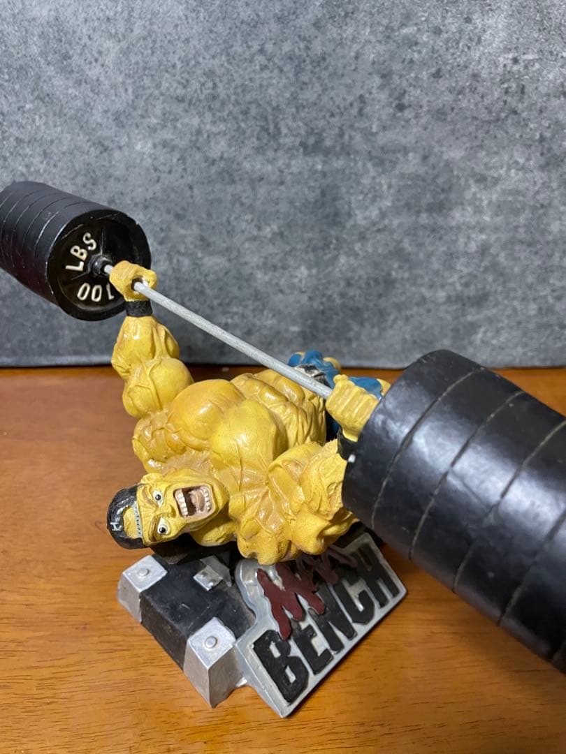 筋肉フィギュア バーベル持ち上げ