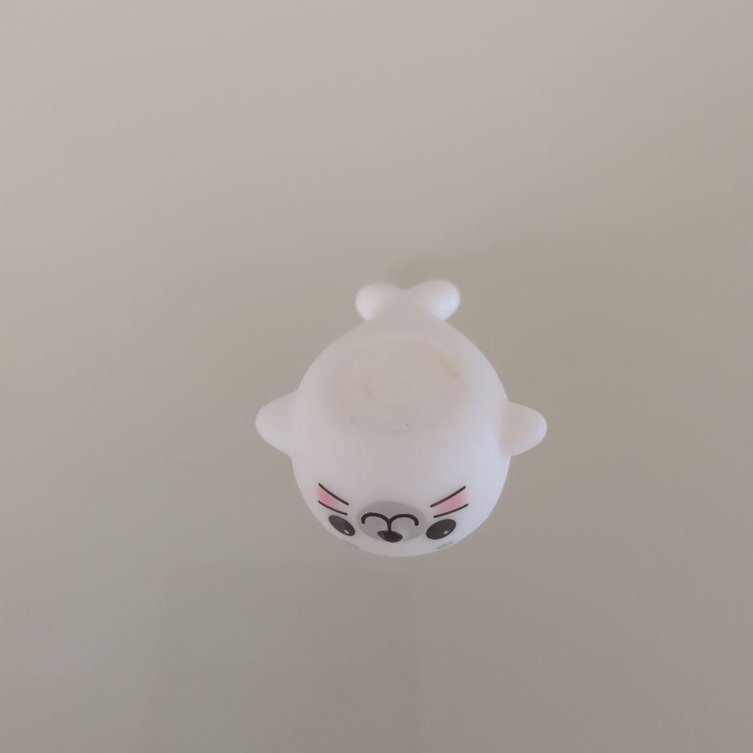 高校2年生の妹の部屋から見つけた白いアザラシのフィギュア