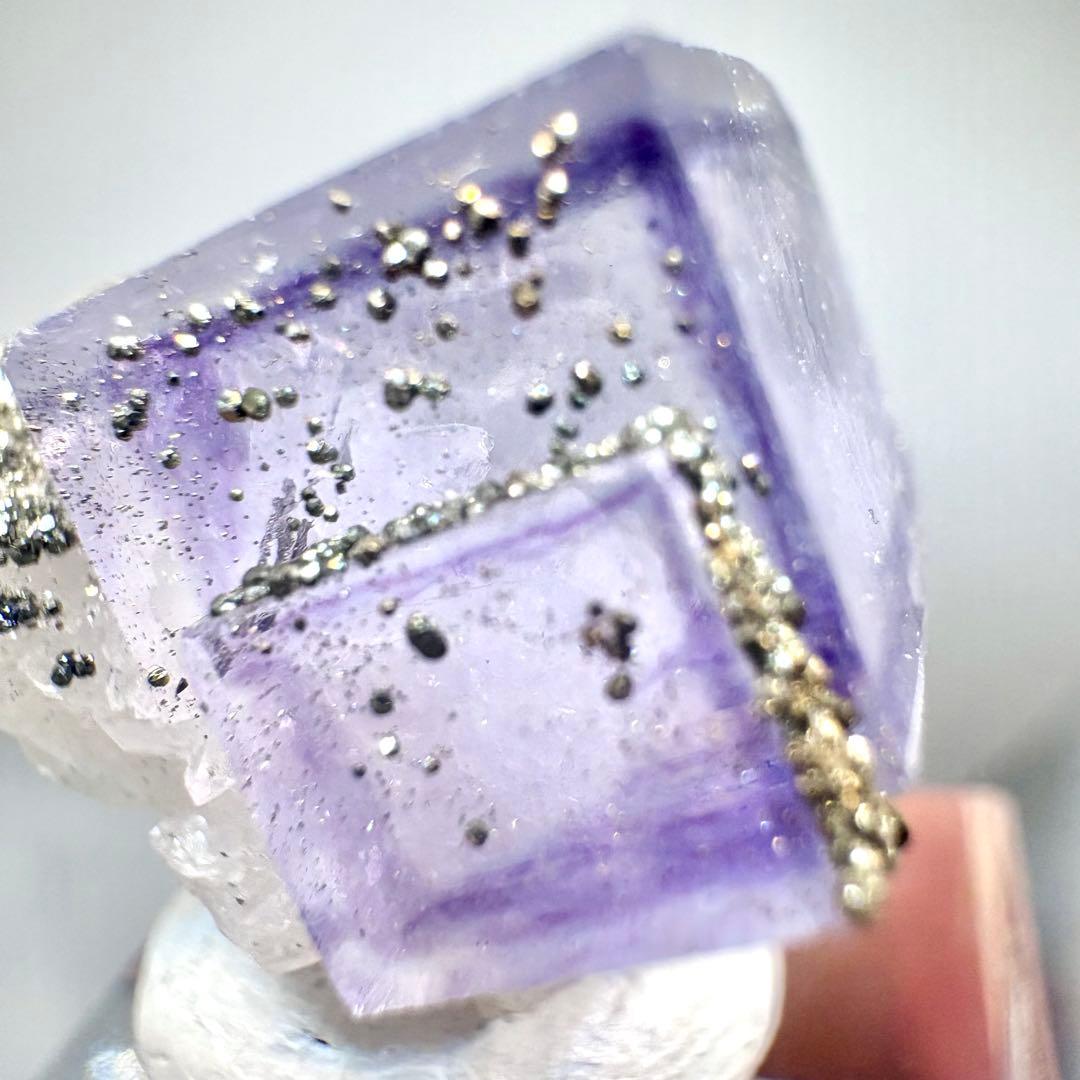 603 中国　ヤオガンシャン産　フローライト&パイライト&クォーツ