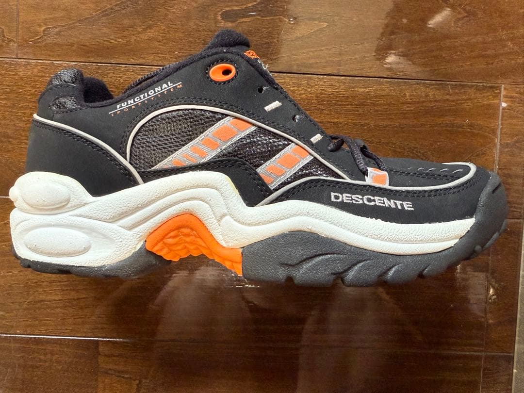 【新品未使用 】長嶋茂雄 モデル デサント 27.0 シリアルカード付き!!