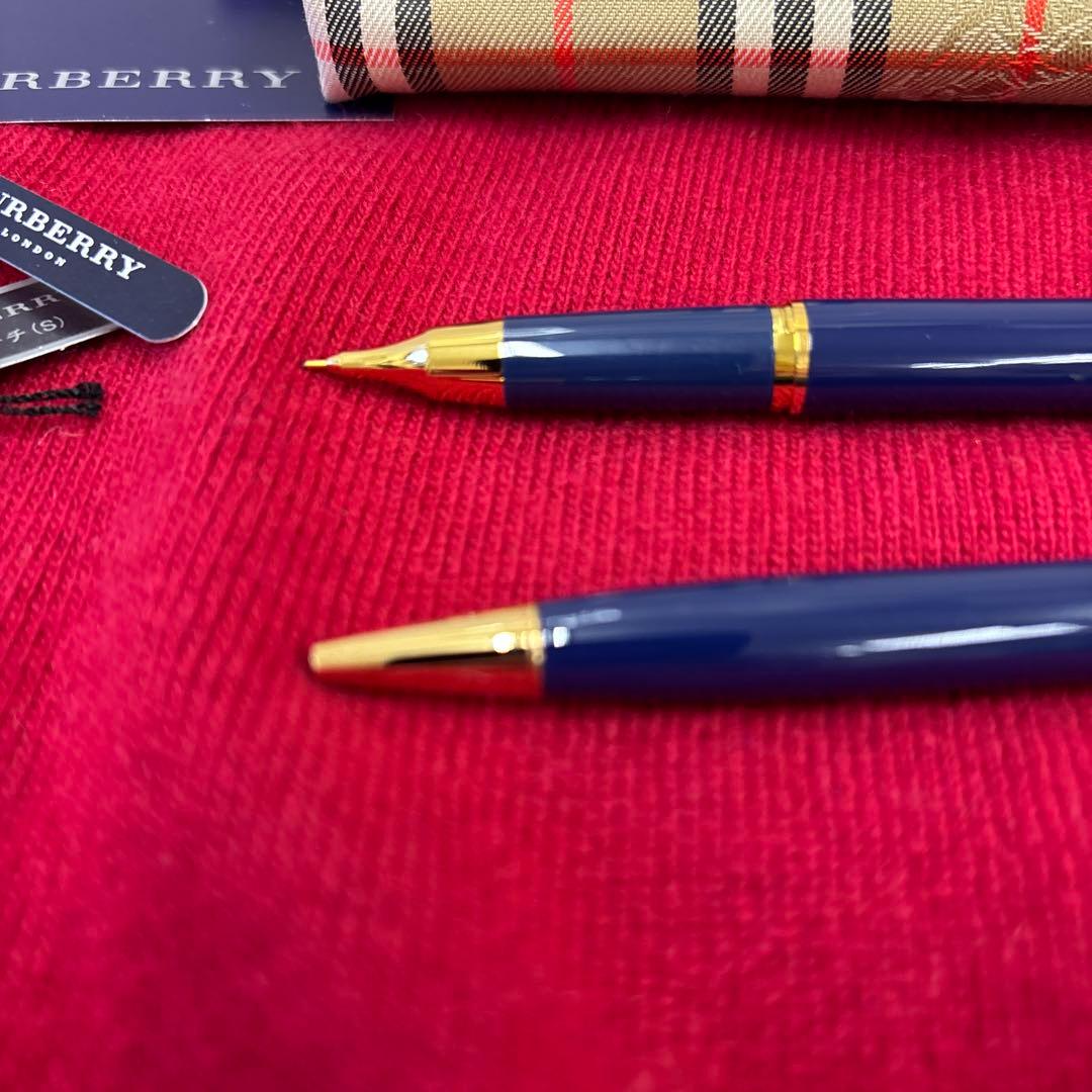 未使用自宅保管BURBERRY チェック柄 ペンケース 付属品ありペン2本あり