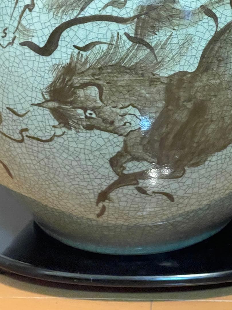 古い大堀相馬焼骨董希少品。特大，大形冰裂開片壺　描金奔馬柄。希少美品。