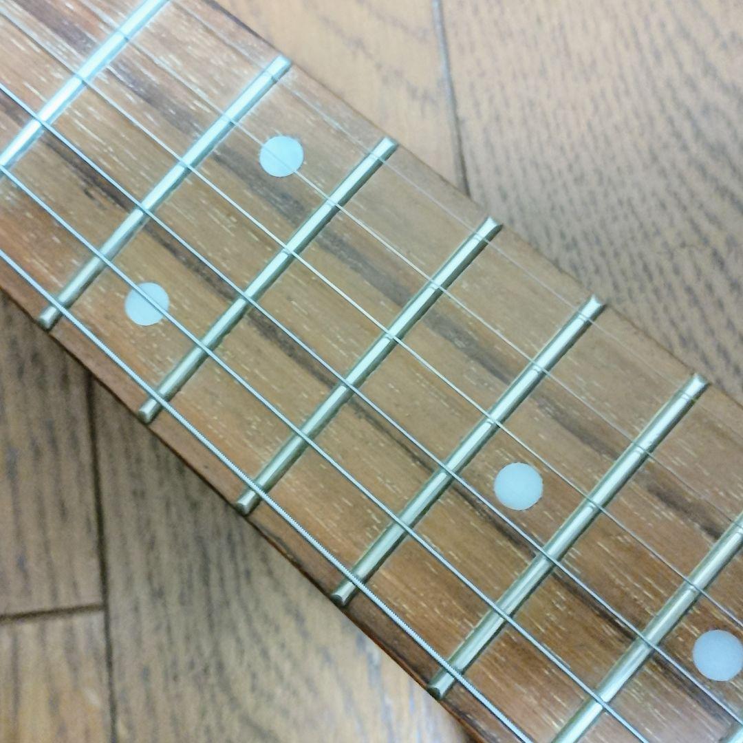 Photo Genic　ストラトキャスタータイプ　エレキギター　弦は新品！