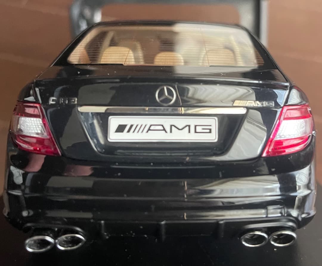 ミニカー AUTOart Mercedes-Benz C63 AMG 1/18