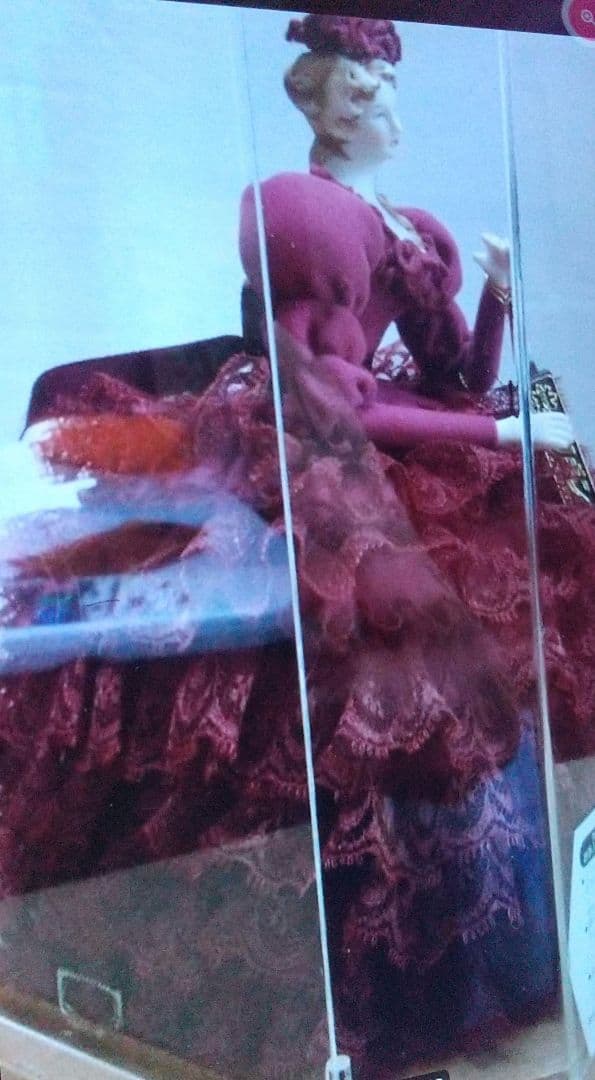 #昭和レトロワインレッドリボンドレス立体オブジェ人形