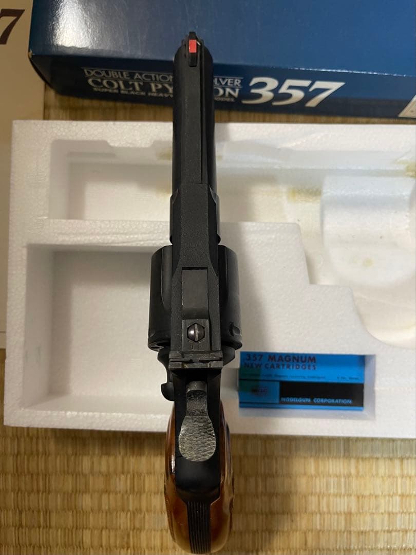 タイトー　コルトパイソン　4インチ　HW 木製グリップ付き　モデルガン