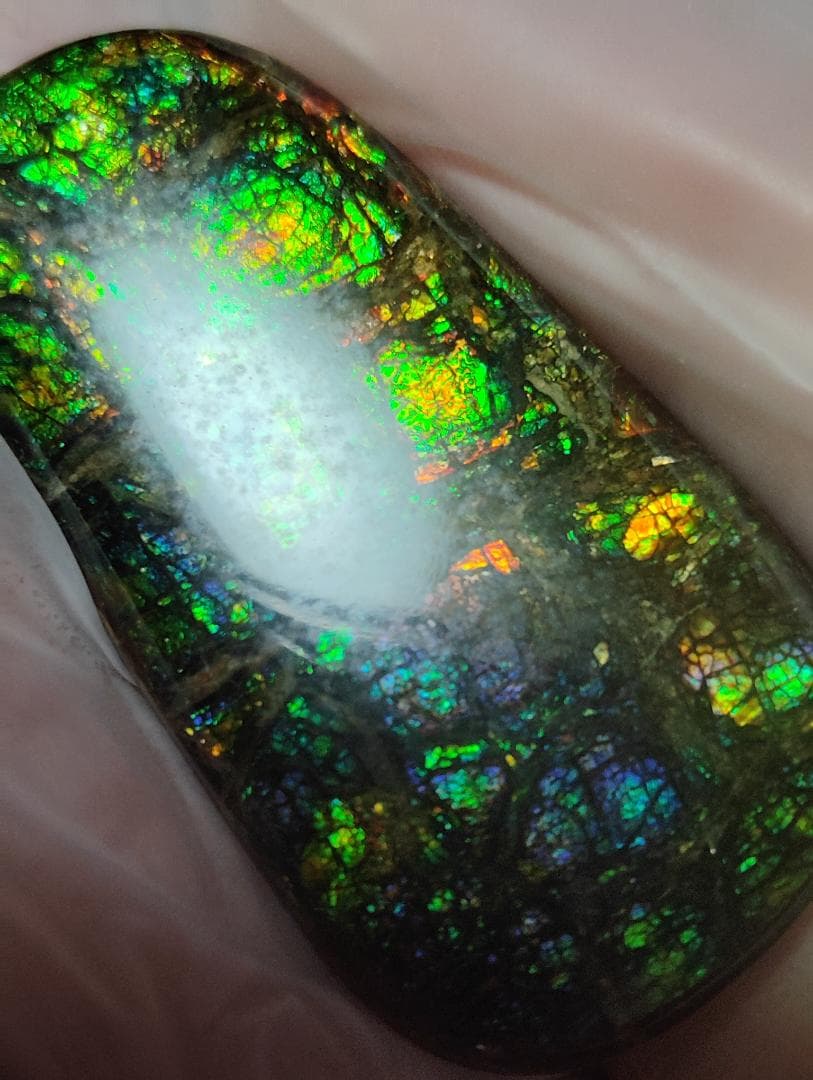 アンモライト　ルース　最後の画像２枚裏面発色　24-0735 39000