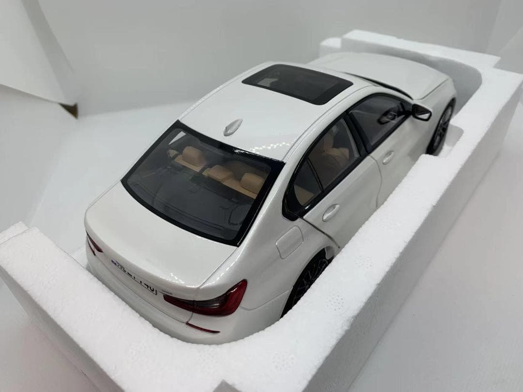201-001 ノレブ 1/18  330i 2019 White