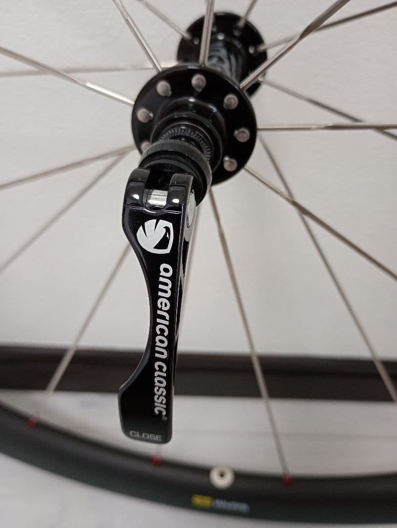 【新品】40mmハイト軽量カーボンホイール　チューブラー　フロント