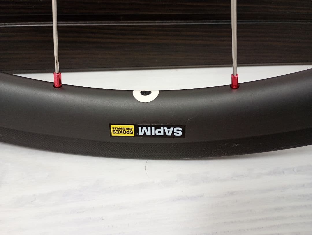 【新品】40mmハイト軽量カーボンホイール　チューブラー　フロント