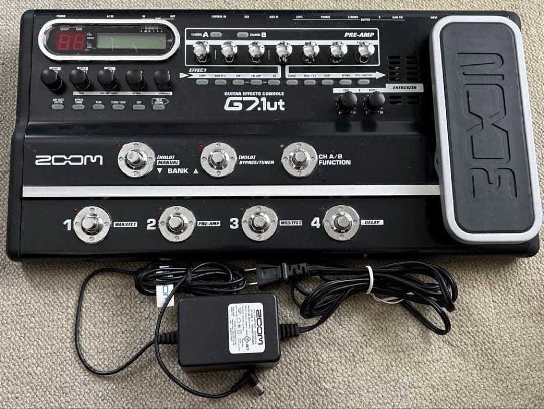 Zoom G21ut マルチエフェクター　バック付き