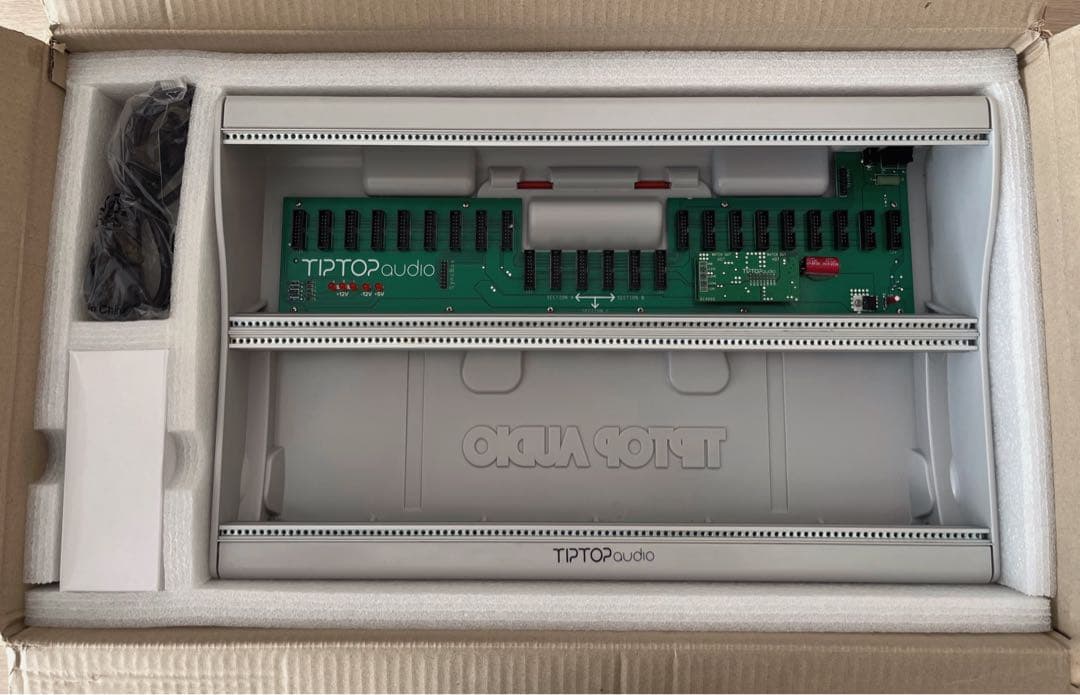 TIPTOP AUDIO Mantis モジュラーシンセケース