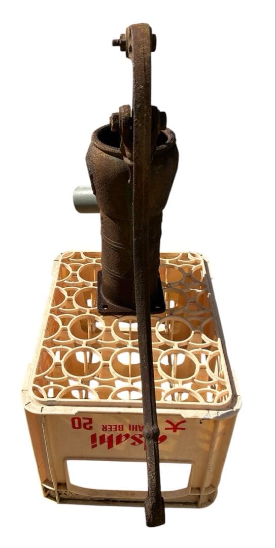 手押し井戸ポンプ　レトロ井戸ポンプ　ガッチャンポンプ　ジャンクガーデン　昭和