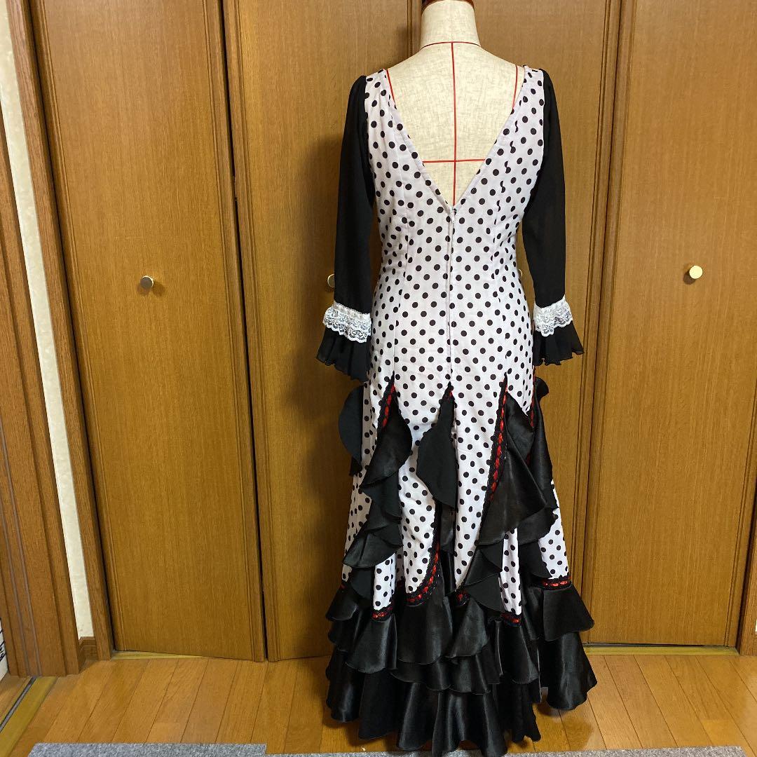 フラメンコ ドレス　白地✖️黒の水玉　アトリエ喜美恵