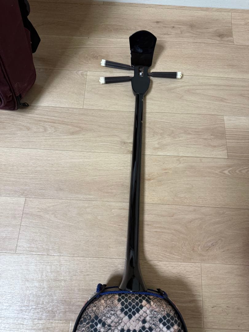 三味線 ヘビ柄デザイン ケース付き