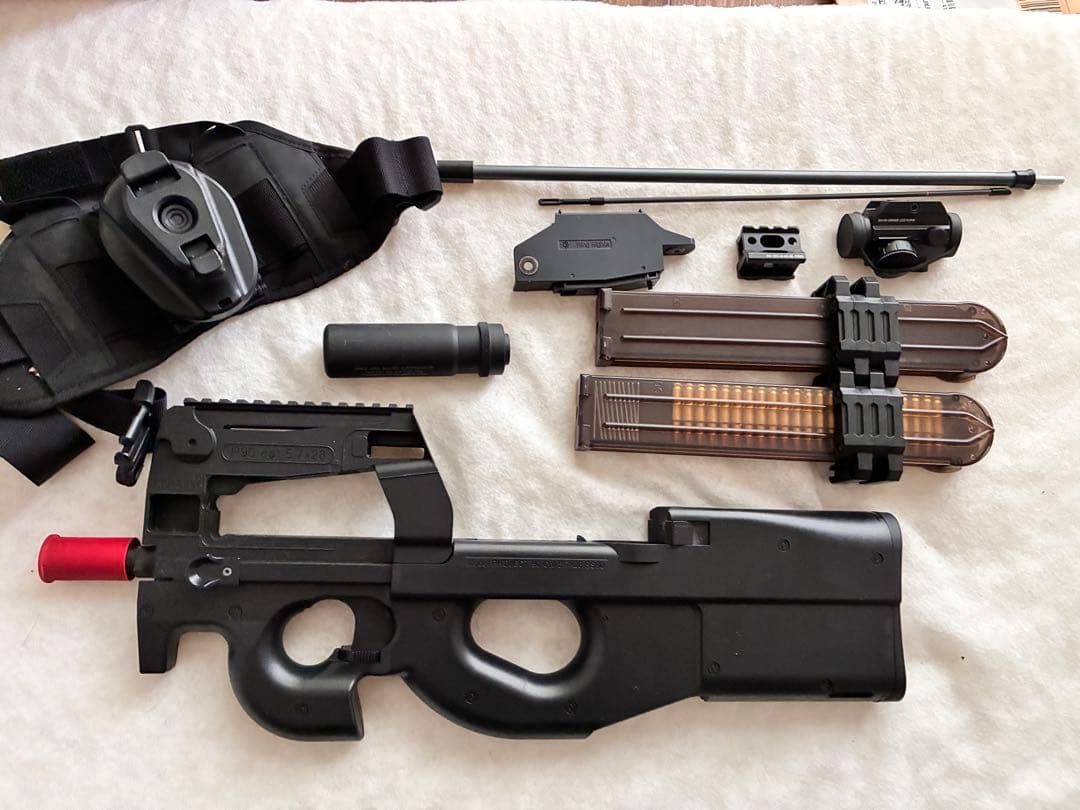 赤*ー様 東京マルイ P-90 電動ガン バッテリーなし