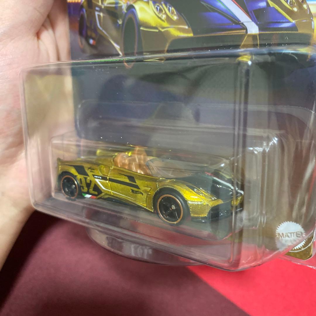 ミニカー Hot Wheels NFT Pagani Huayra Roadster