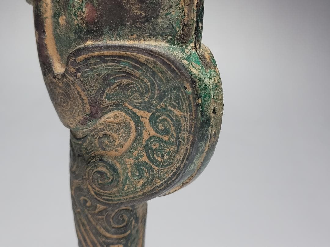 青銅製 陽刻鳥型文 刀柄 春秋戦国時代 高さ約15.7cm