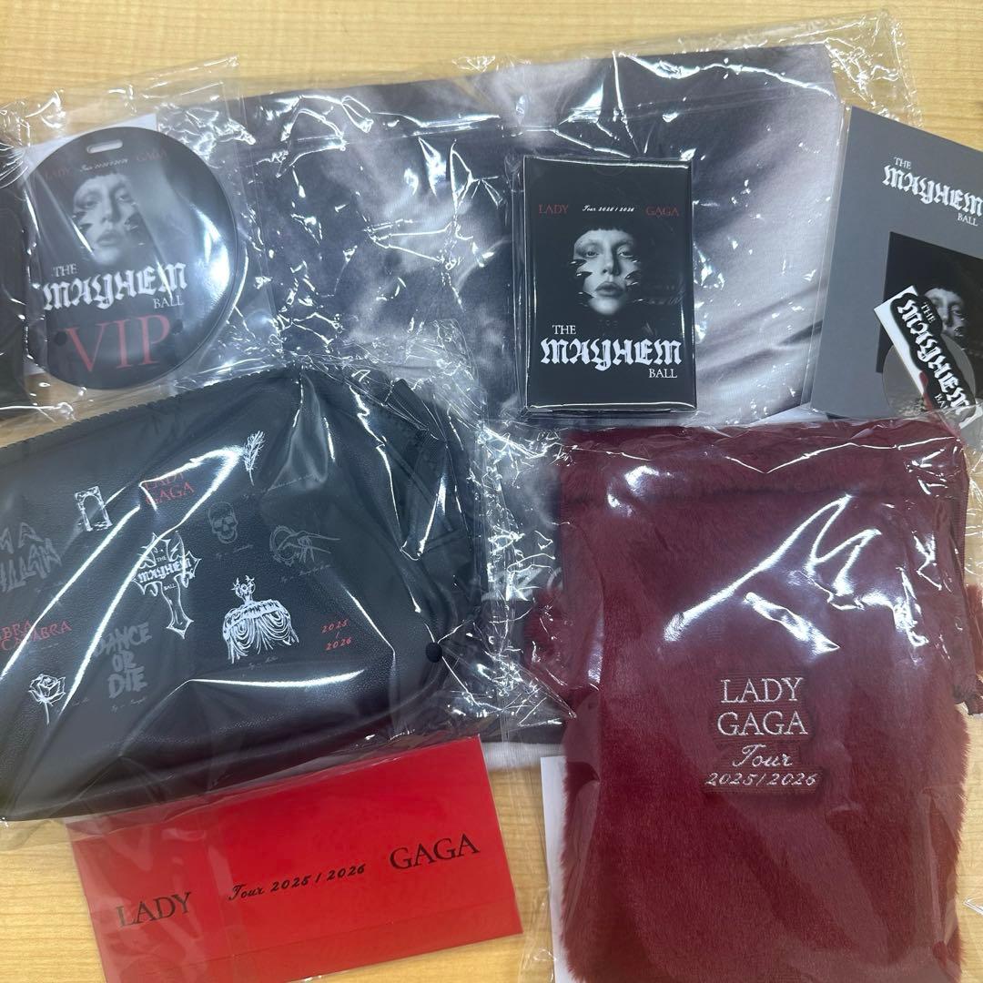 ミュージシャン Lady Gaga VIP GOLD MERCH 2026