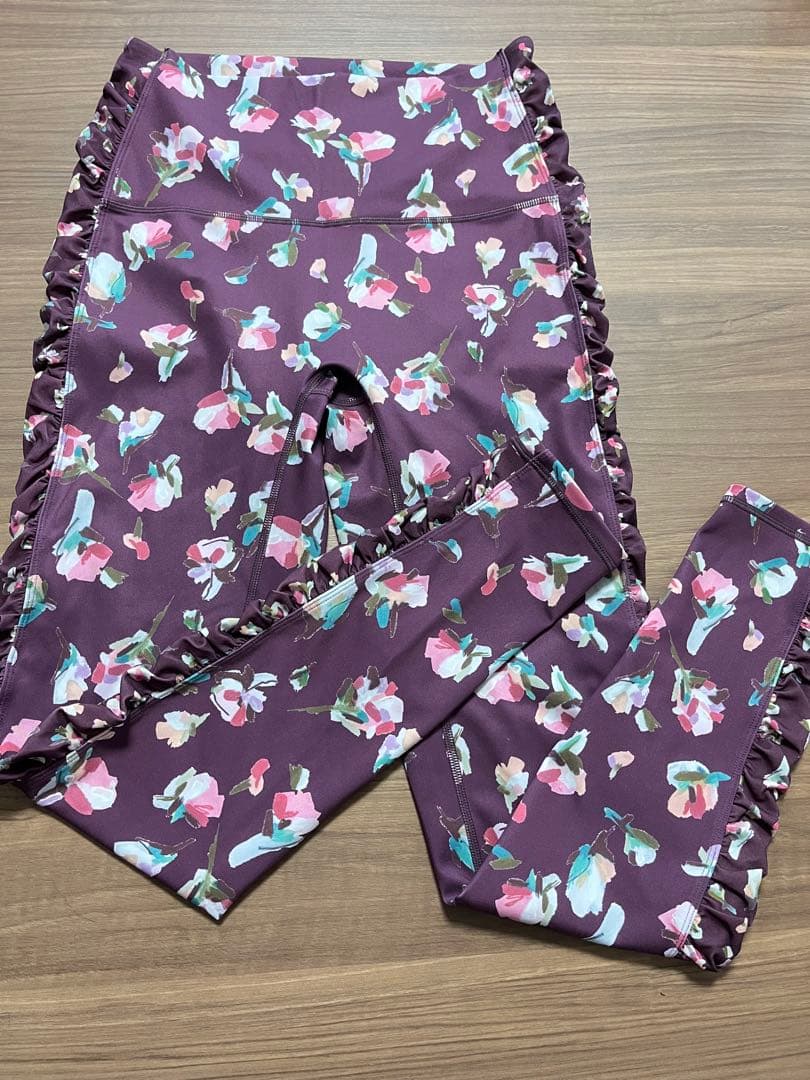 【美品♡Mサイズ】sukalaレギンスローズプリント