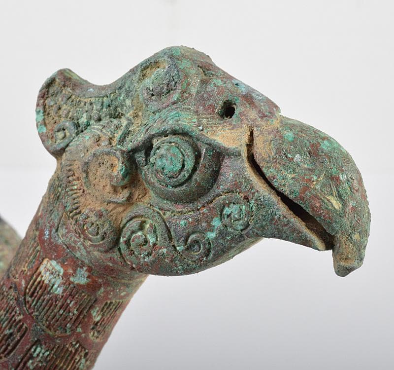 中国　古銅青銅　饕餮文神獣形　持ち手付尊　M R4502