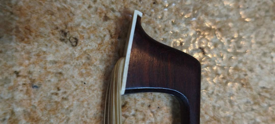 1900年代ドイツマルクノイキルヘントバイオリン 弓 4/4 盾型MOP ​