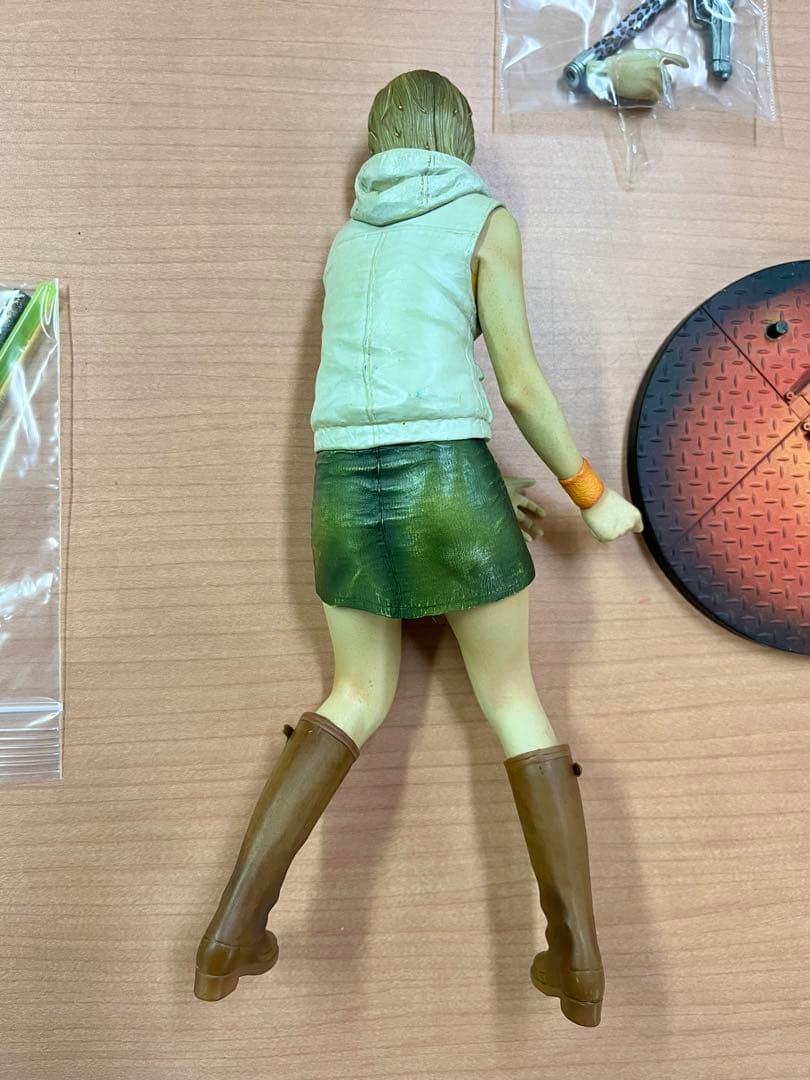 サイレントヒル3 ヘザー 1/6スケール スタチュー Gecco