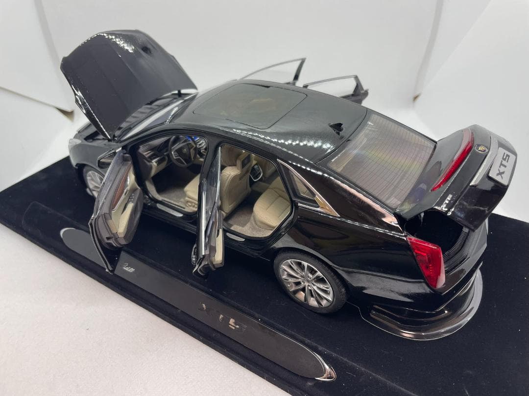 102-016 1/18 キャデラック Cadillac XTS ブラック