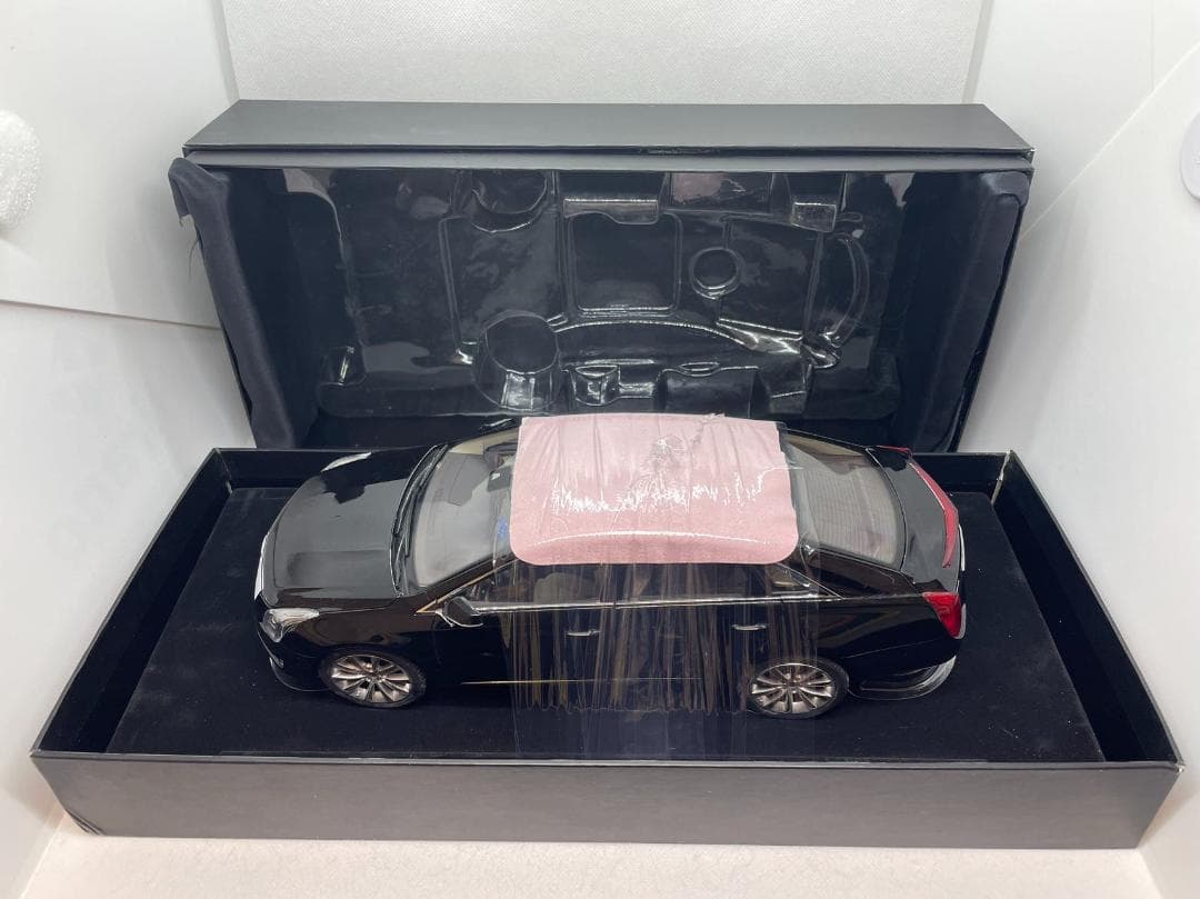 102-016 1/18 キャデラック Cadillac XTS ブラック