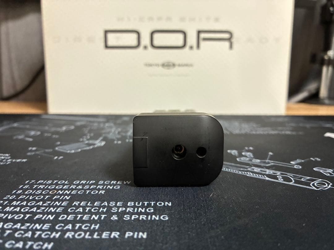 【極美品】マルイ D.O.R ホワイト＋ロングマグ付