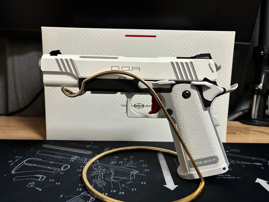 【極美品】マルイ D.O.R ホワイト＋ロングマグ付