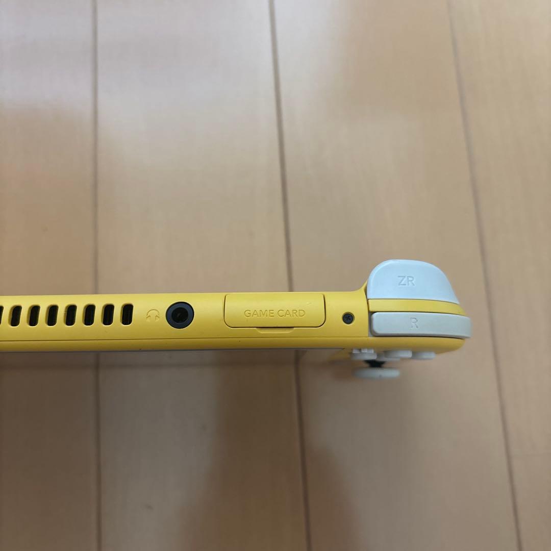 Nintendo Switch light 本体　イエロー