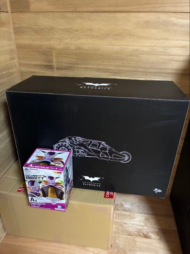 『ダークナイト』１／６スケールビークル　バットモービルタンブラー　ホットトイズ