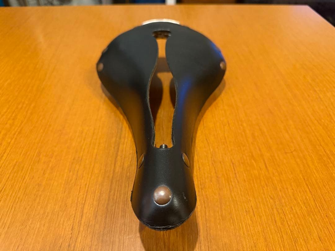 セラアナトミSELLE ANATOMICA* X1 saddle (black)