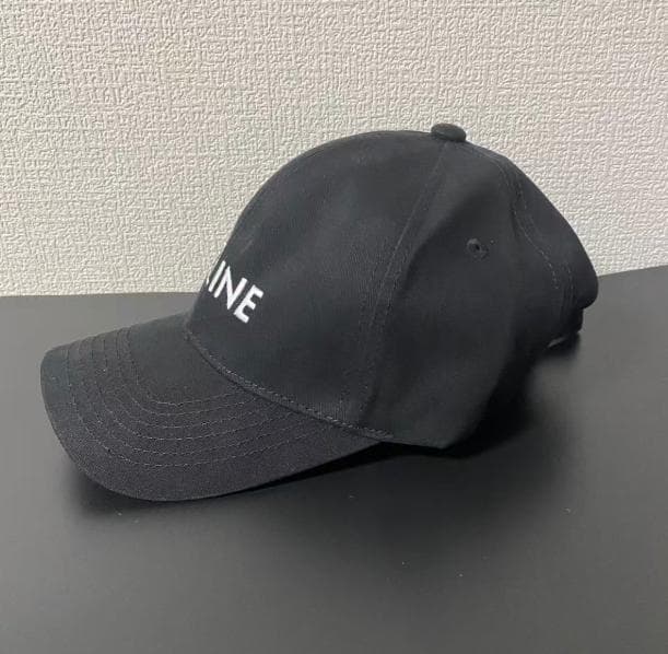 CELINE ベースボールキャップ