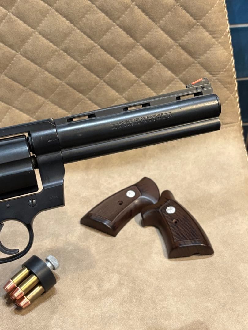 マルシン コルトアナコンダ 6インチ 木製グリップ（割れ有）