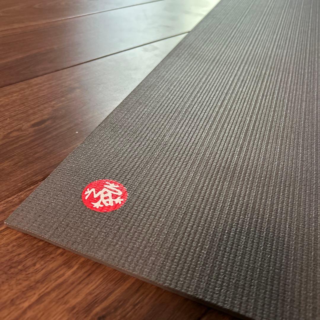 11月中限定出品✨大人気　マンドゥカ　ヨガマット ブラック