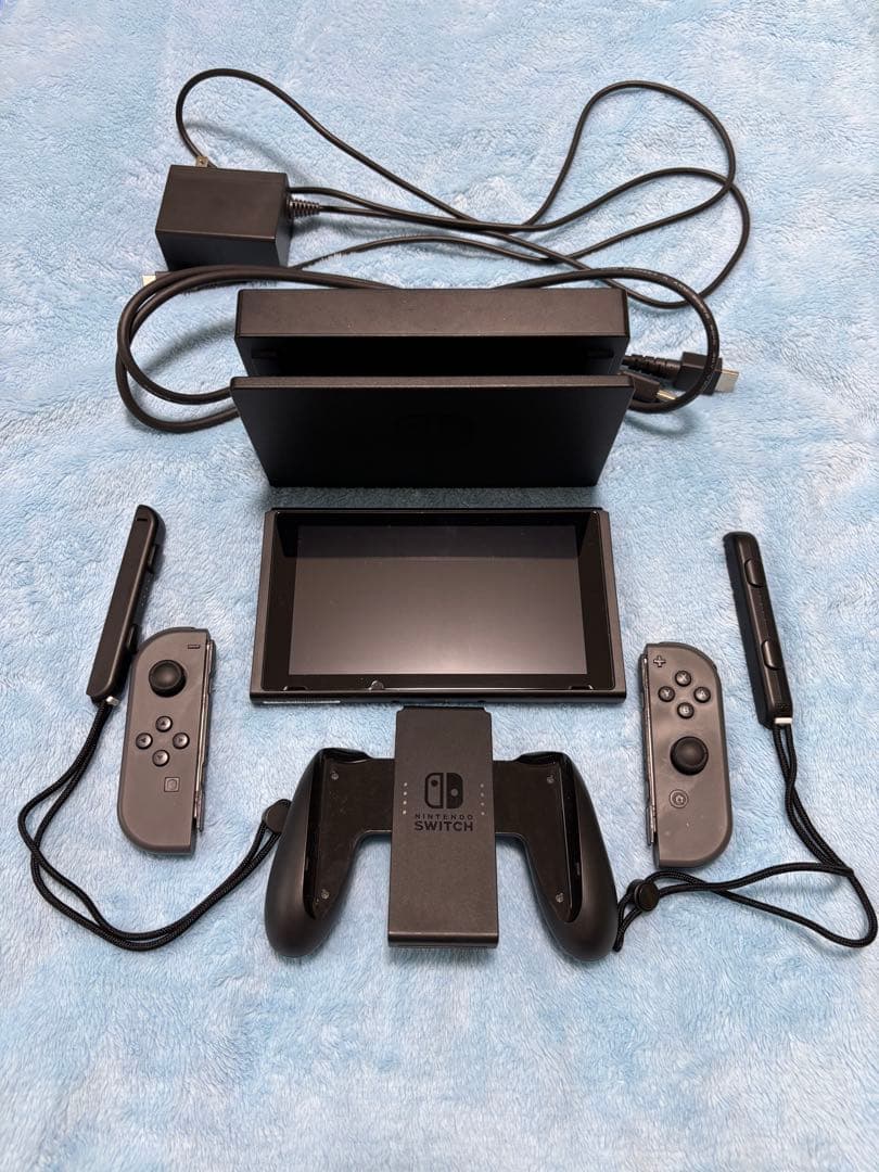 中古品 Nintendo Switch 本体 Joy-Con付き