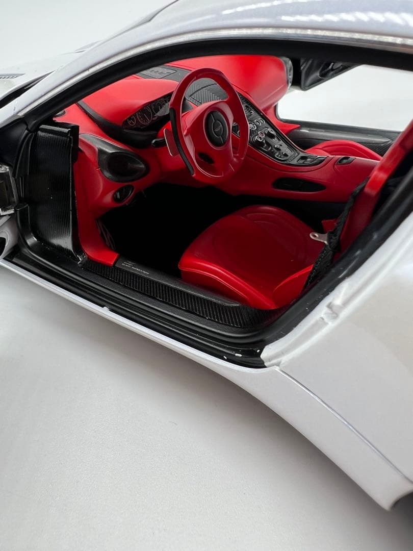 No7ミニカー1/18箱ありAUTO art ASTONMARTIN ONE77