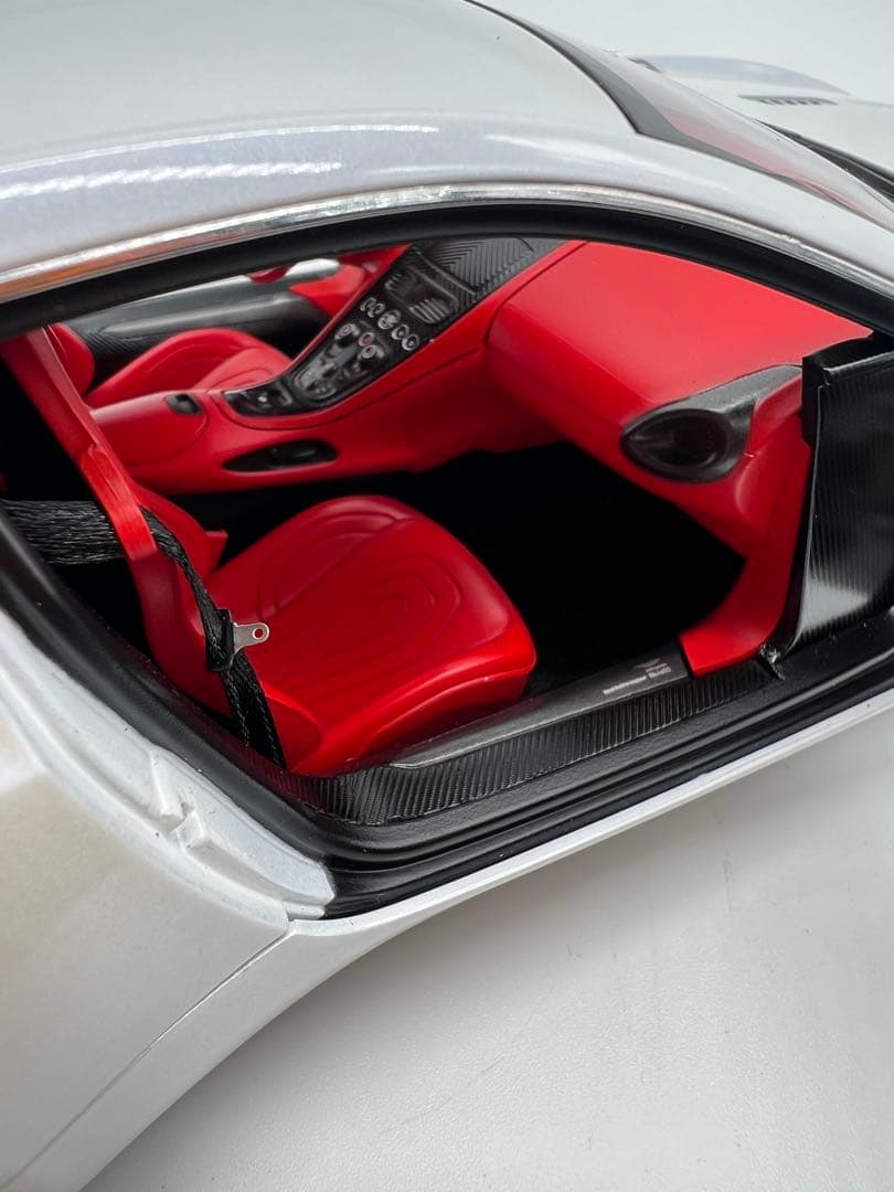 No7ミニカー1/18箱ありAUTO art ASTONMARTIN ONE77