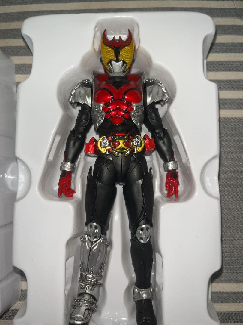 S.H.Figuarts 真骨彫製法　仮面ライダー キバ