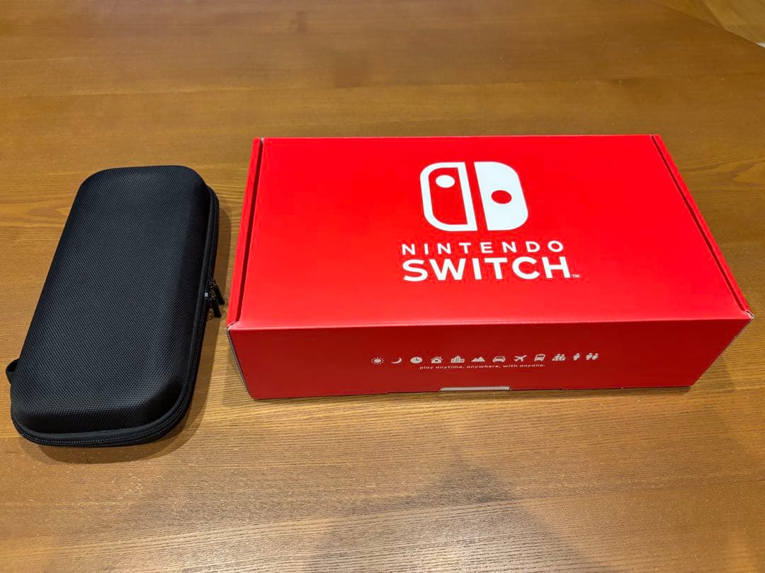 【美品】 Nintendo Switch 本体 +ケース+ソフト2本