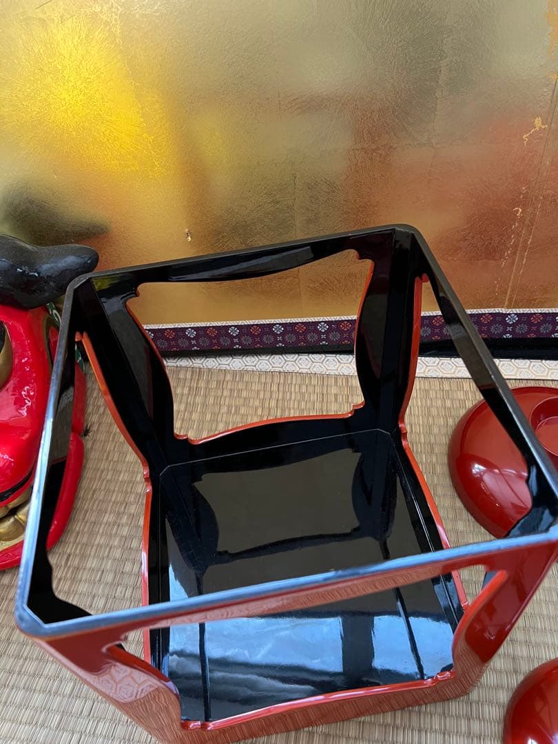 朱塗沈金鶴亀松竹梅文　盃台　五ツ組盃　木箱付　明治時代