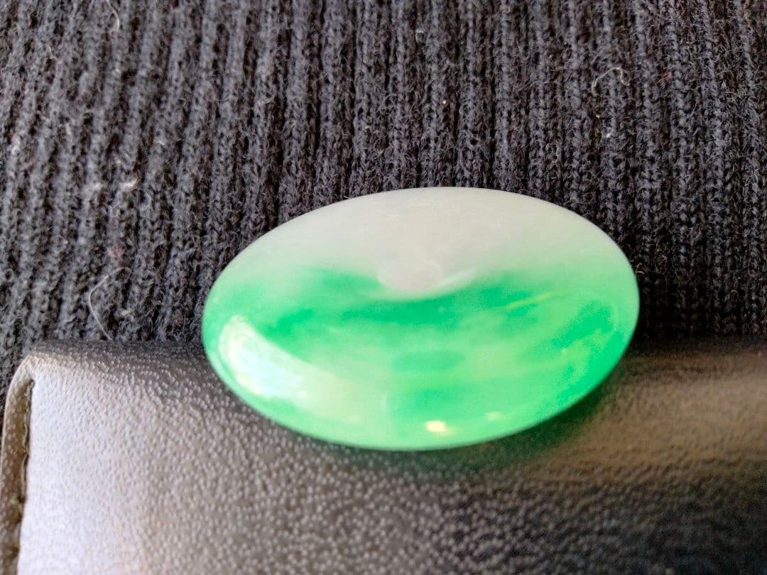 中国骨董貴重希少 【大きめ古玉翠吊墜】日本における古いものです