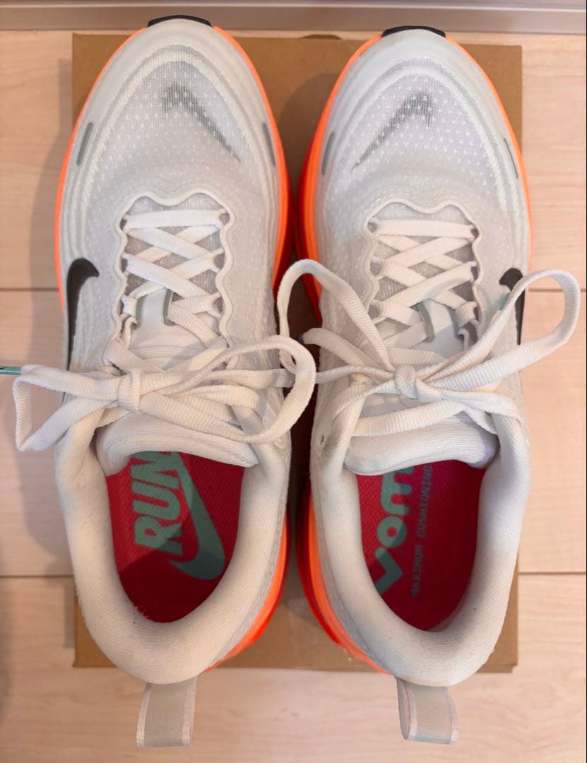 NIKE ナイキ ボメロプラス Vomero+ レディース 23.5cm