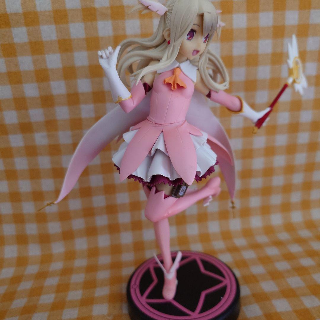 プリズマイリヤ　イリヤ戦闘服　魔法少女　フィギュア