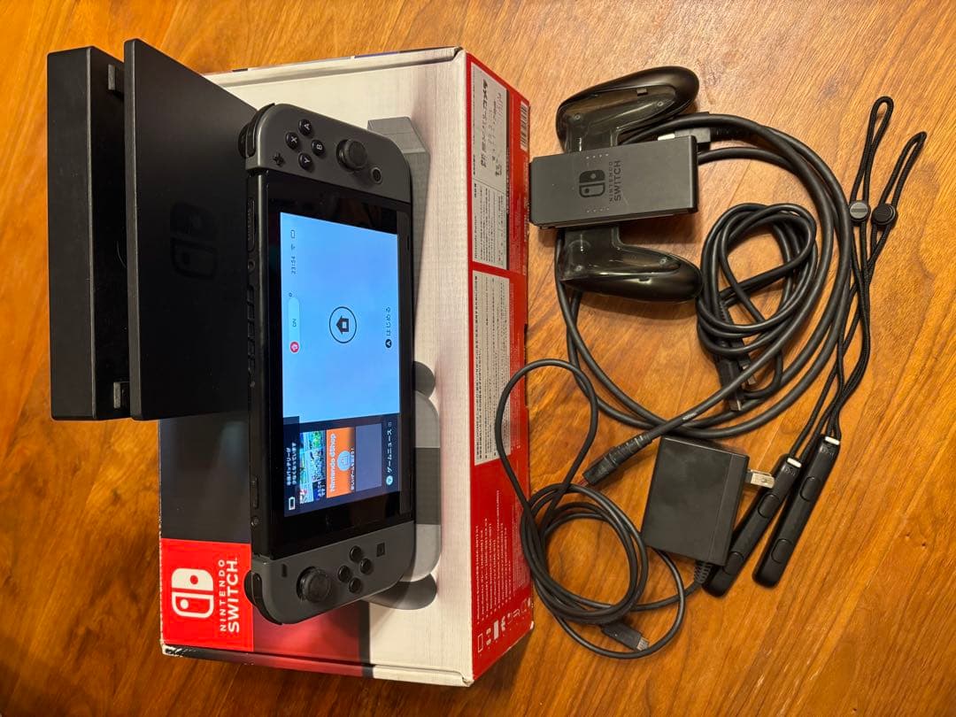 Nintendo Switch 本体 ドック&Joy-Con充電グリップ付き