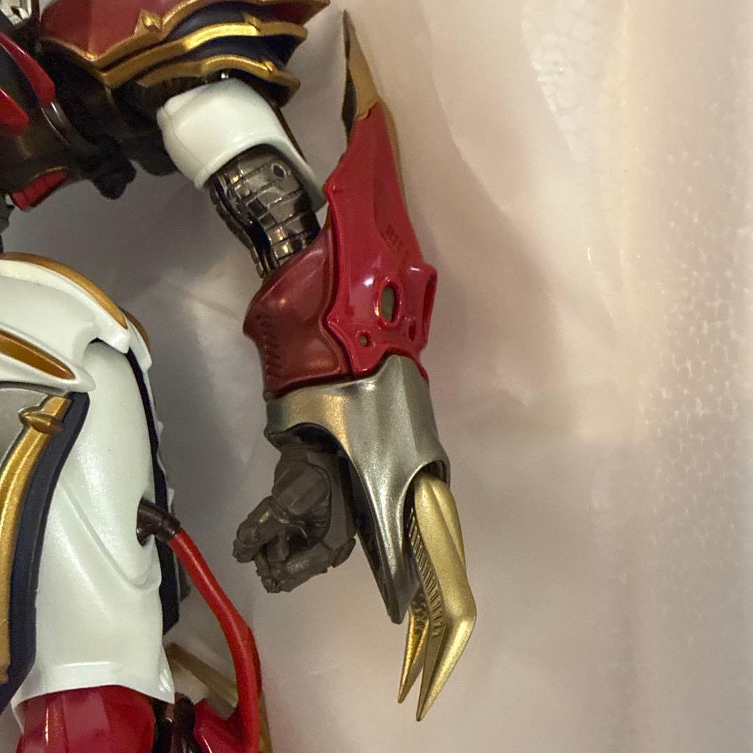 メタルビルド　DRAGON SCALE BELLVINE　ヴェルビン