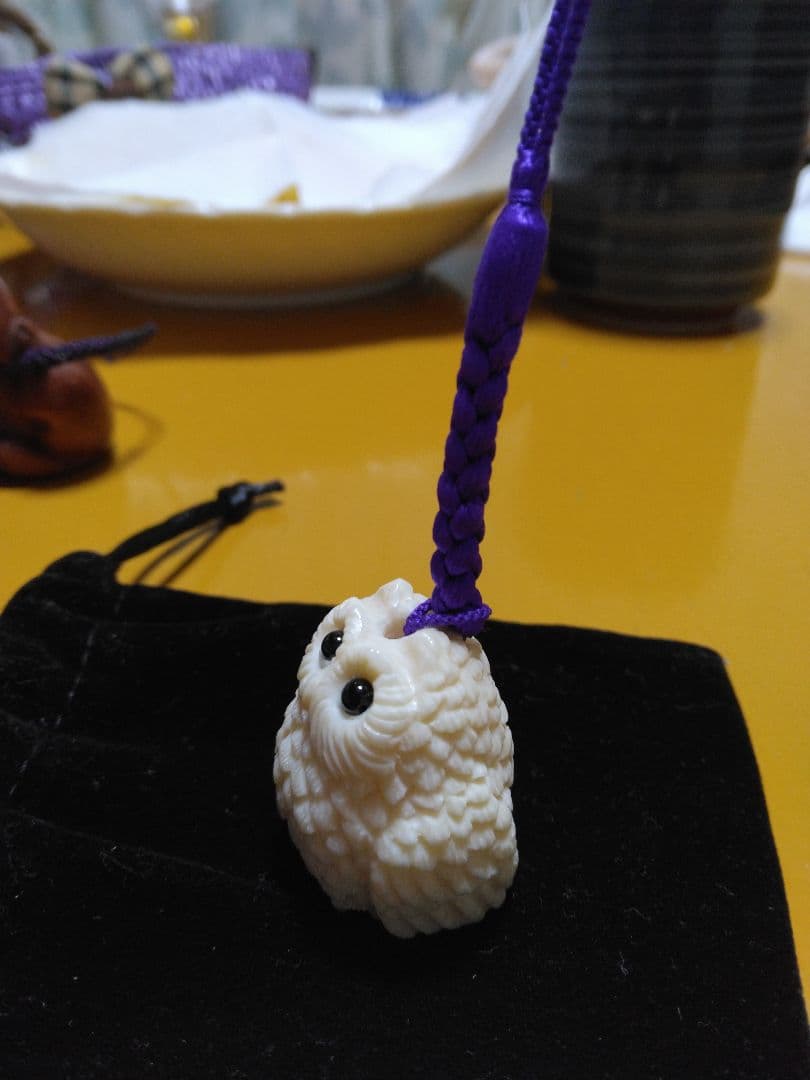 天然素材牙彫刻フクロウ根付け新品3.2x2.6cm